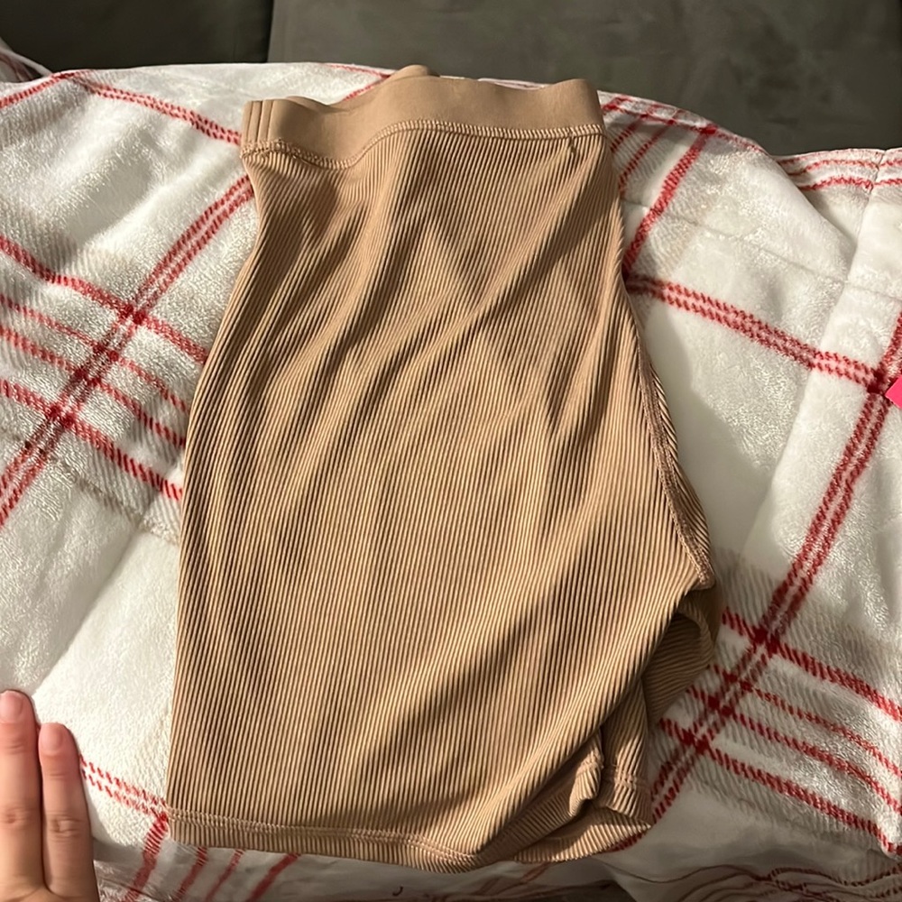 Brown workout shorts. Size L.